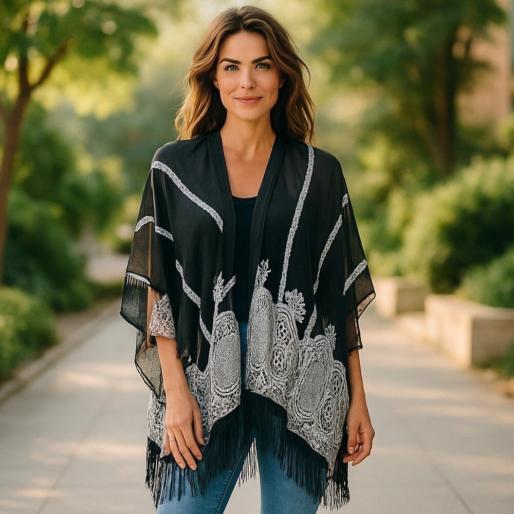 NWT Cruise Club Black and White Geometric Fringe Kimono - One Size